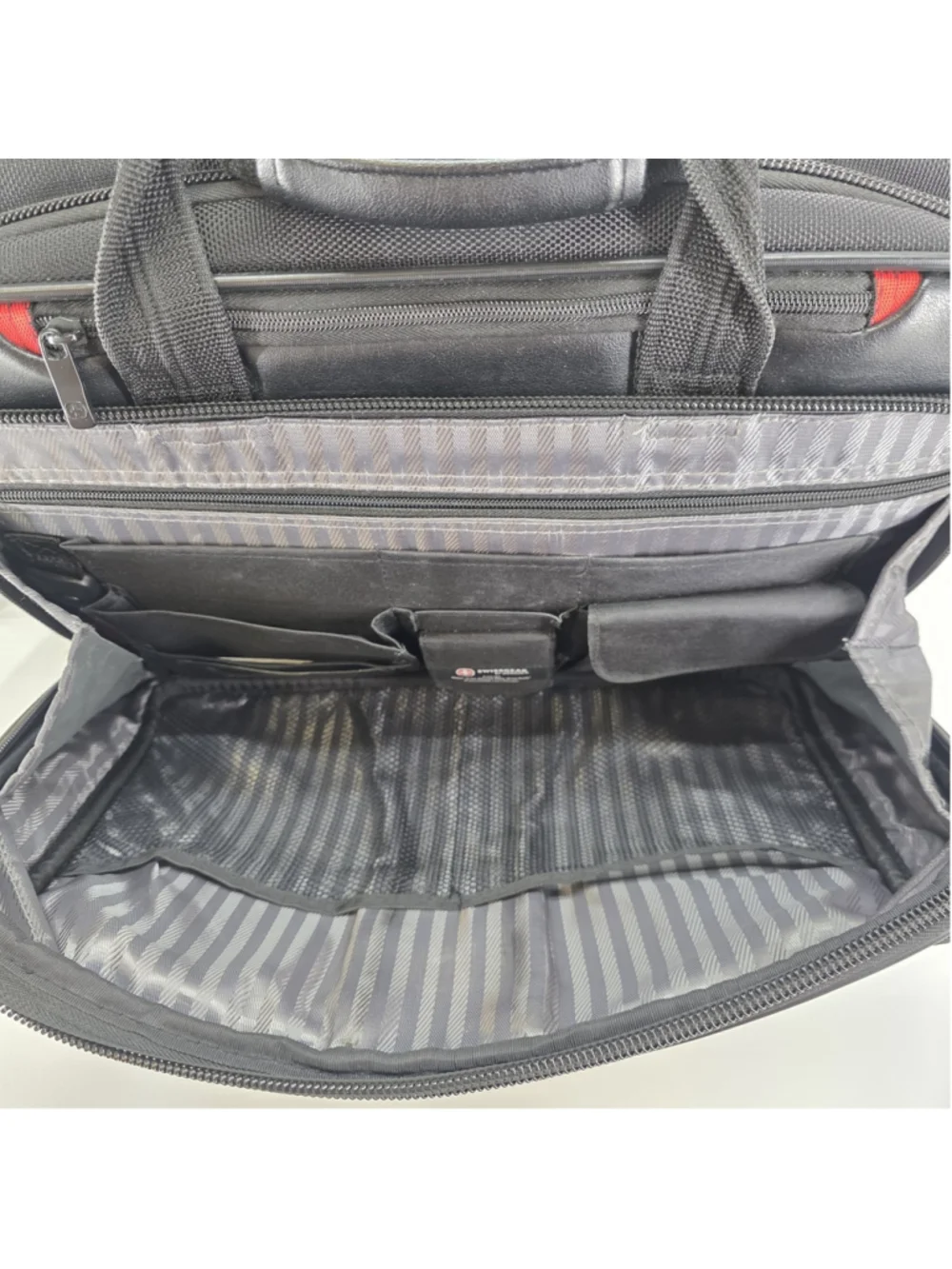 SwissGear SW-7132 Laptop Briefcase Computer Bag Black Business Case Organizer...